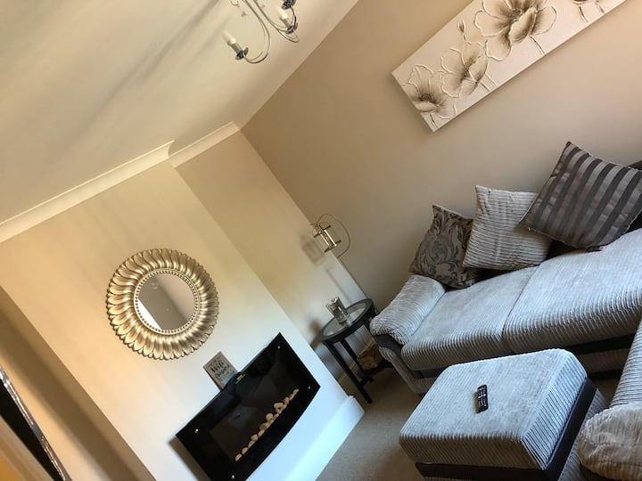 Town Centre Modern Apartment - Chesterfield