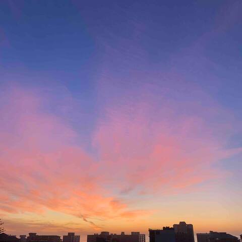 Beautiful ocean facing apartment in Sea Point gallery image 5