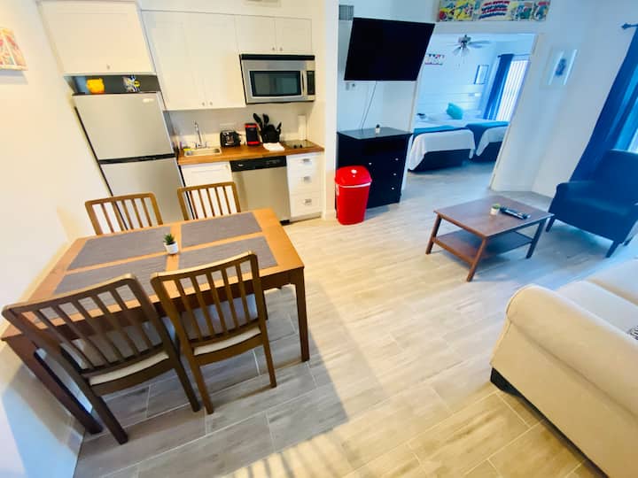 Cozy Disney Getaway •Pool •Parking •Super Location - Celebration, FL