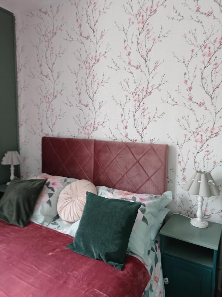 Საძინებელი 1 დეკორი*Shaby Romantic*
Ლუქსი 2pers. 140/190cm