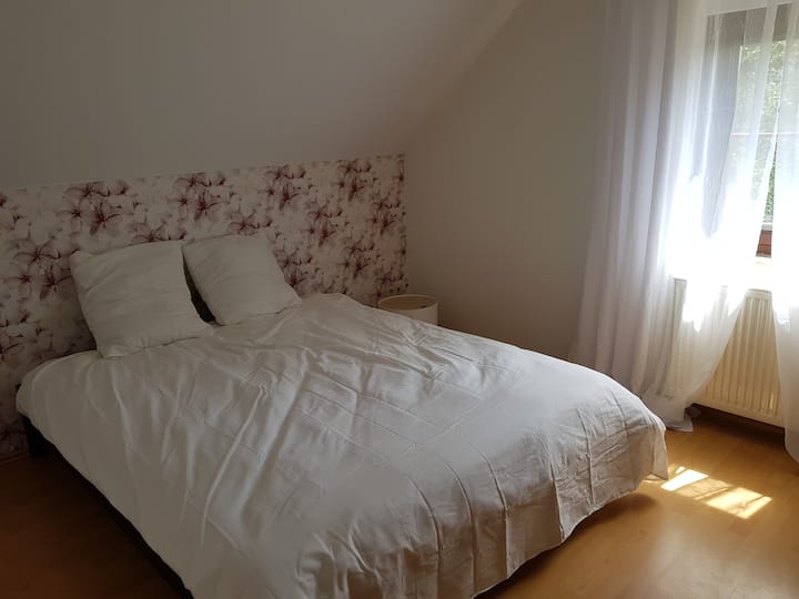 Chumba cha kulala na kitanda 160x200