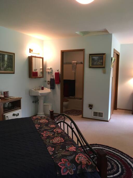 Artist's Cottage Bathroom