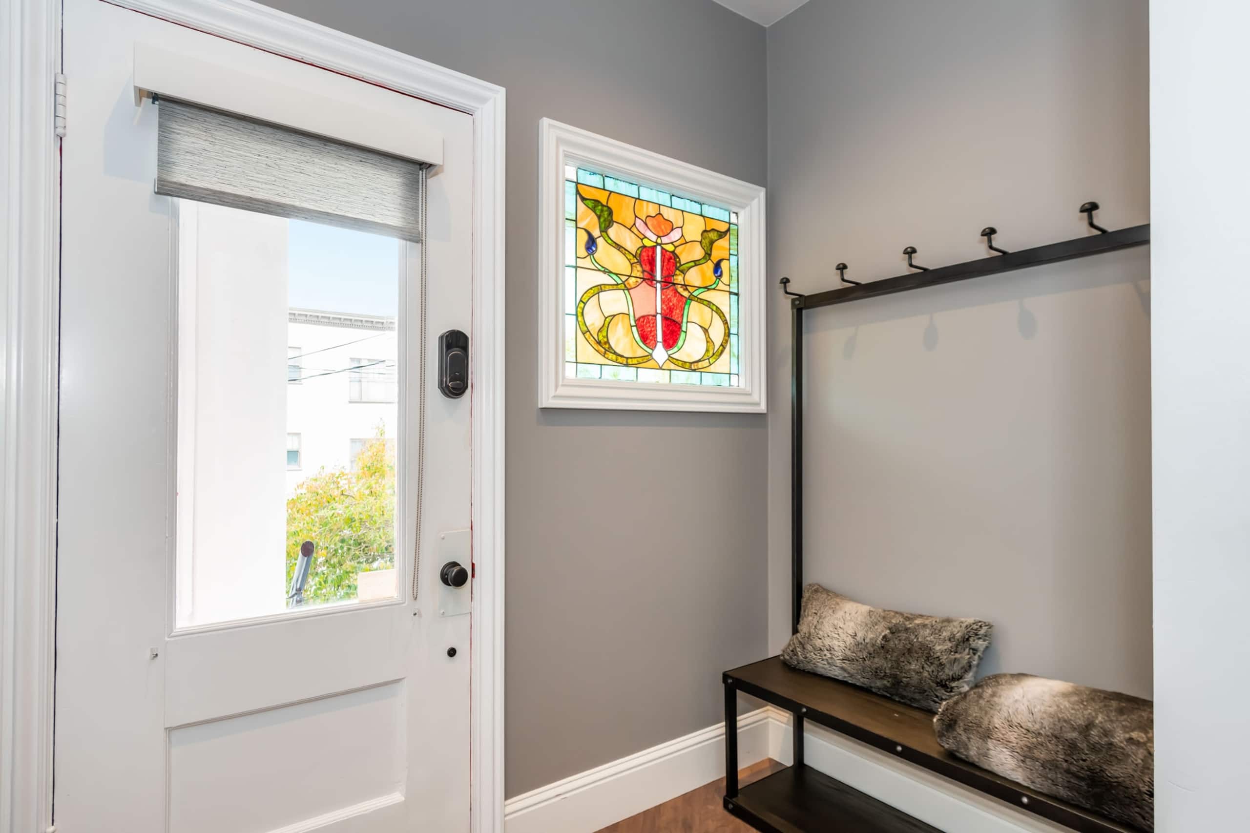 Home in San Francisco · ★4.99 · 2 bedrooms · 2 beds · 1 bath - Image 27