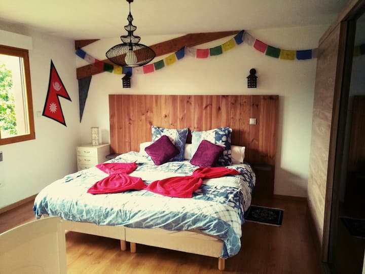 slaapkamer 1 gigantisch bed 2x2
