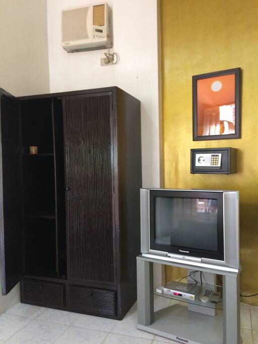 Indoor view of the room (3)
