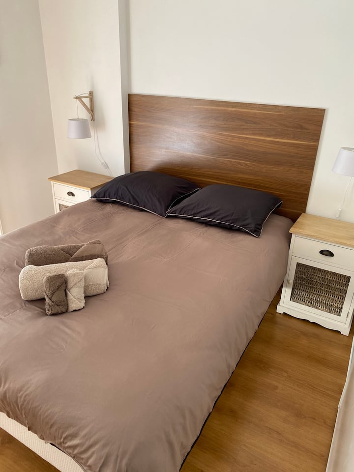 Chambre avec lit double