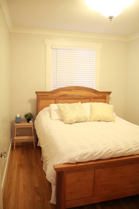 Queen size bed