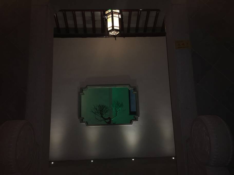东门厅晚间图片