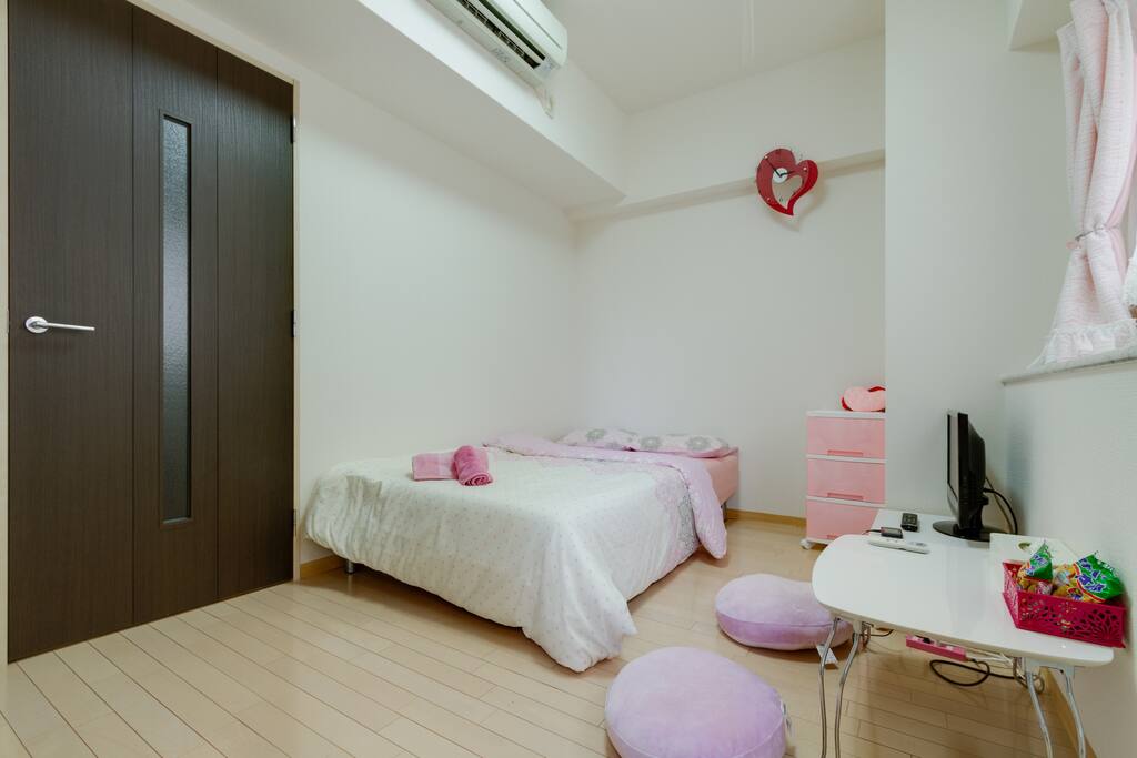寝室 Bedroom