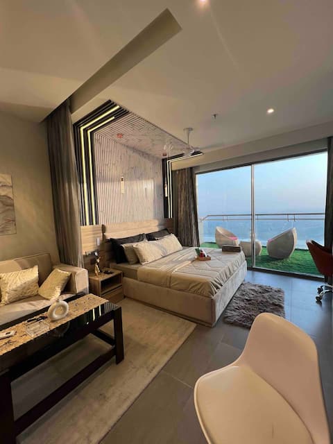 The WhiteRock - 41st Floor River view