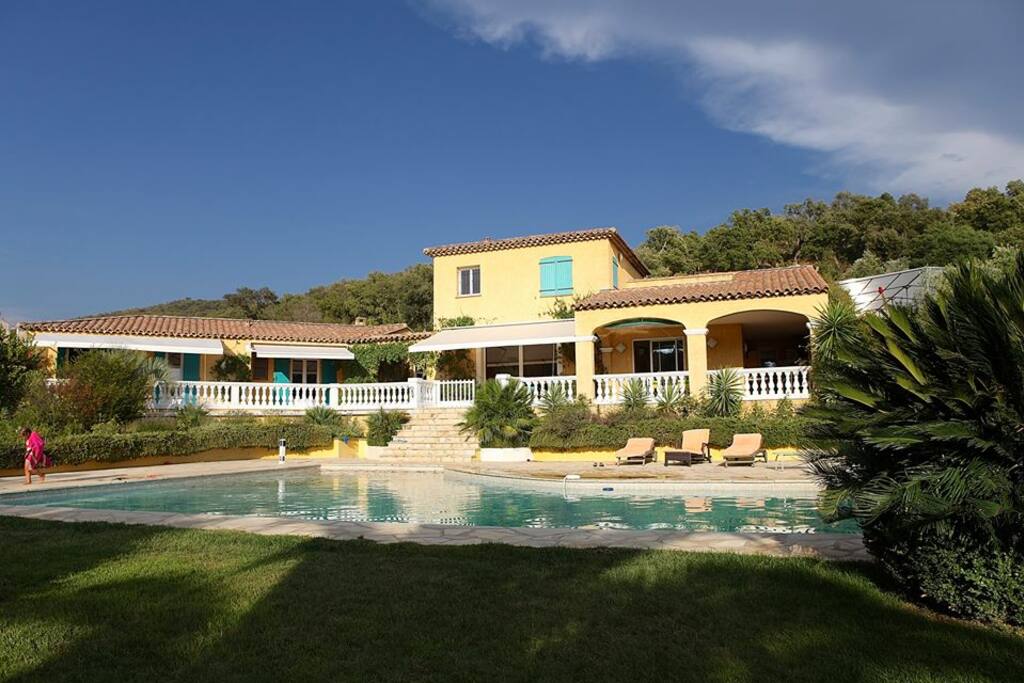 villa perroquet