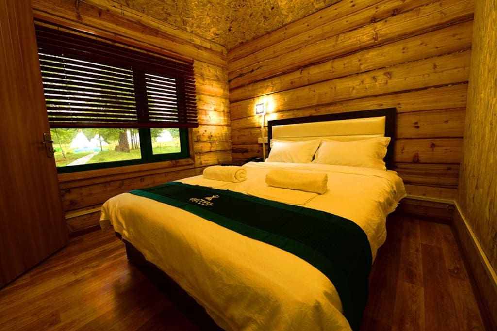Deluxe bed