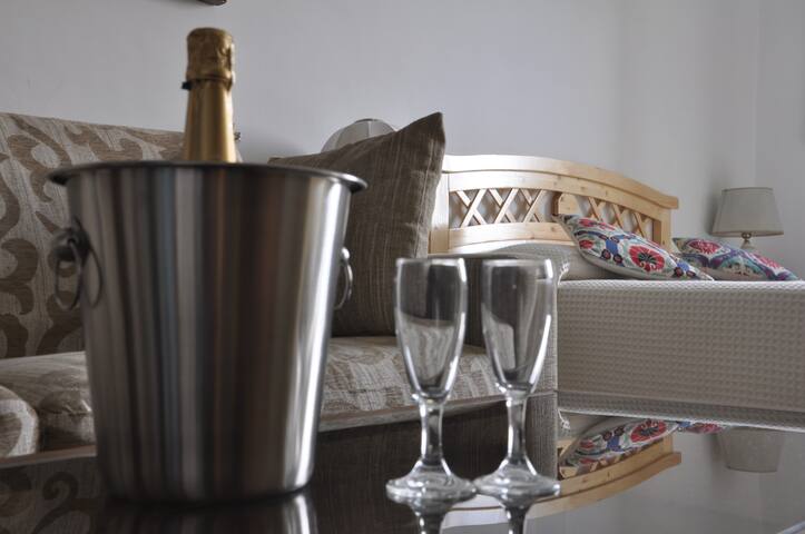 Big apartment Downtown Rome up to 12 people