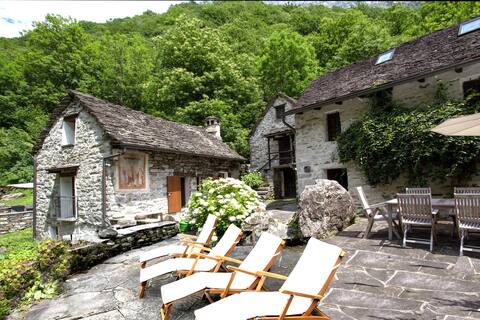 Private vacation village with a view, 2 Rustici