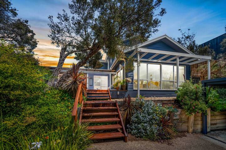 Sorrento Beach House – short walk to Front Beach gallery image 2