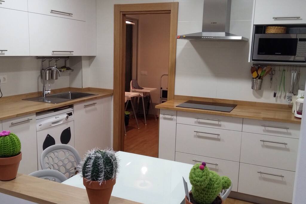 La cocina está totalmente equipada