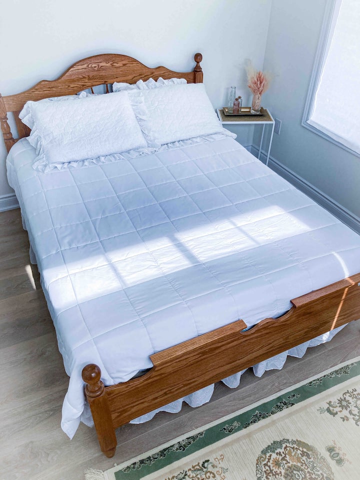 Спалня с двойно легло