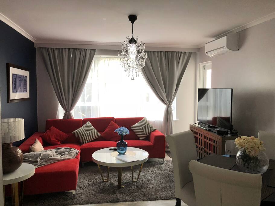 Lounge & Dining room with 50" LED TV with Netflix & Foxtel and Split system air conditioning