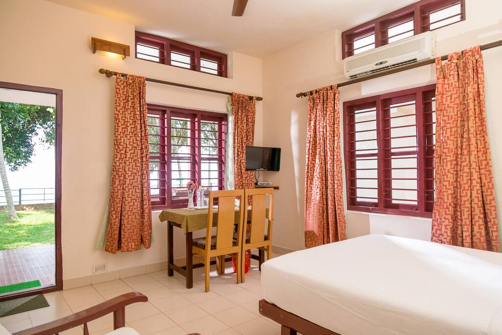 View of the Great Vembanadu Lake from the Lakeside A/c room.