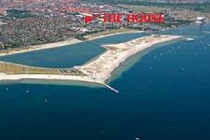 Beautiful house close to the beach and city center gallery image 3