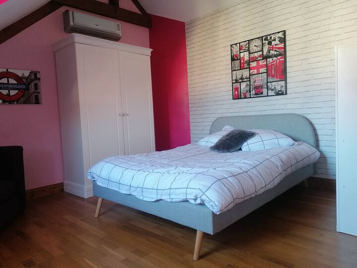 ห้องนอนที่ 3
เตียง 140 X 190 ซม.