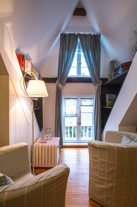 Friesin-Reich Giebel mit Kühlschrank und TV