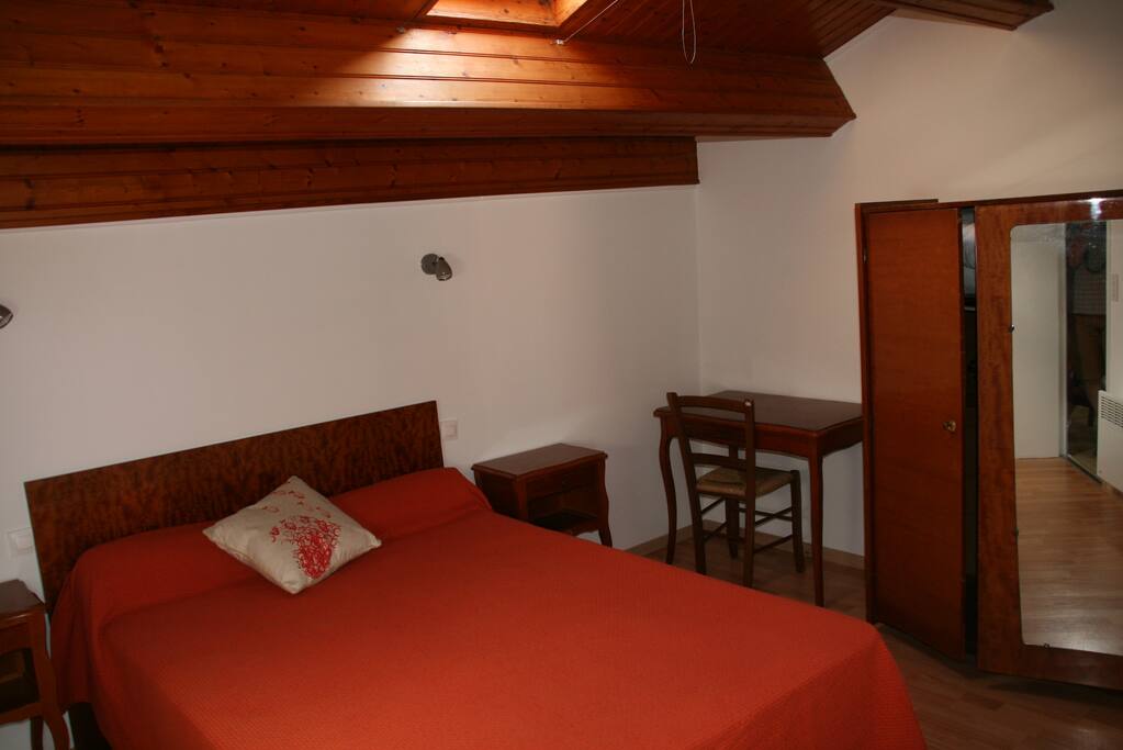 chambre lit 140
