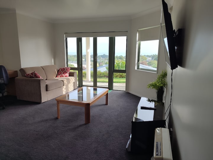 Panoramic Vista In New Plymouth With Sea Views - New Plymouth