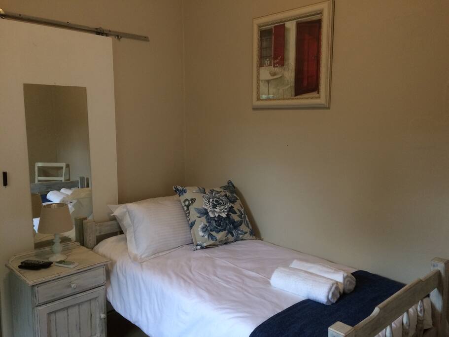 Comfortable 3/4 bed