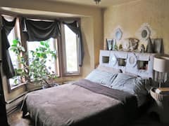 Cozy+1+Bedroom+Apartment+%282+beds%29+with+Back+Deck