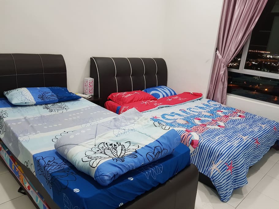Master Room with Bathroom - 1Queen Bed & 1Single Bed