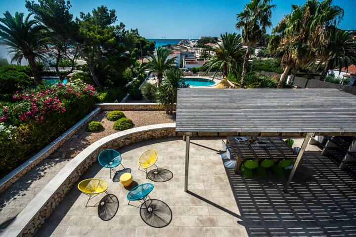 Stunning modern villa, one minute from the beach gallery image 4