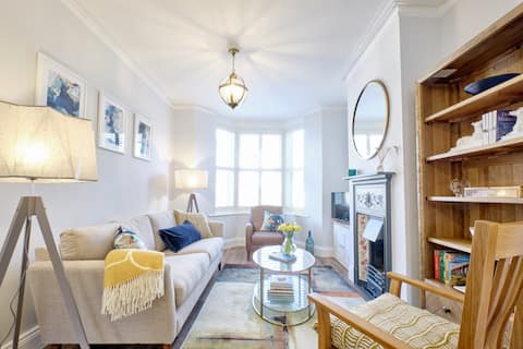 Top Airbnb: Bluebell Cottage Central Harrogate, New renovation in Killinghall