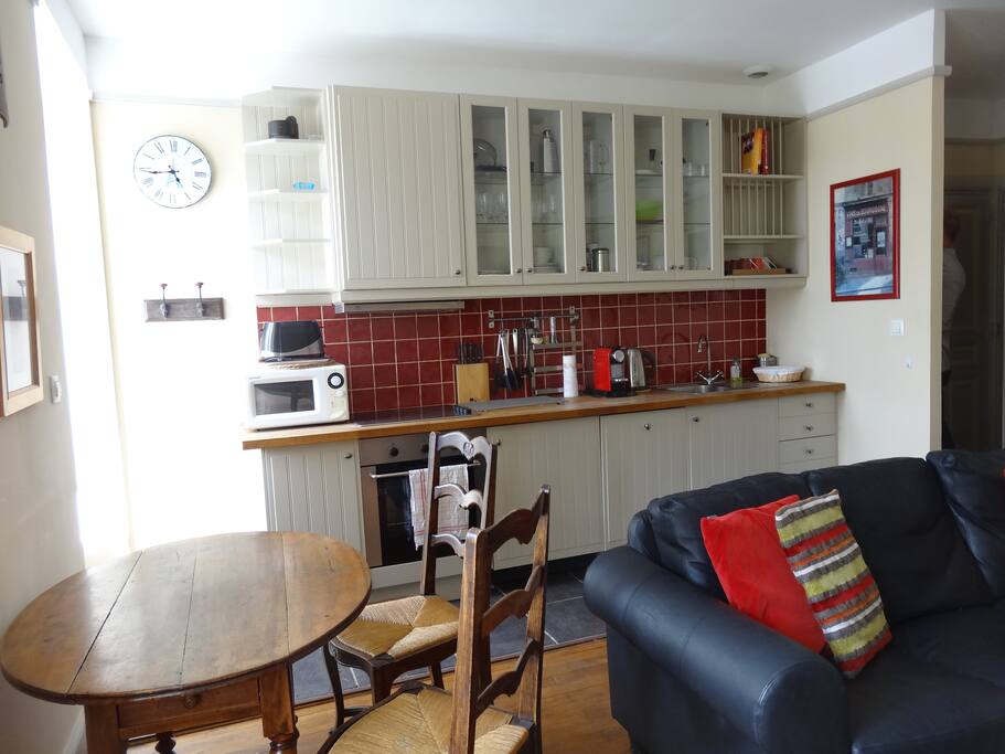 Fully equipped kitchen