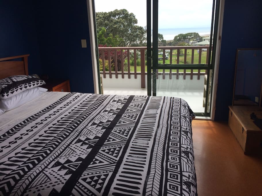 Guest bedroom