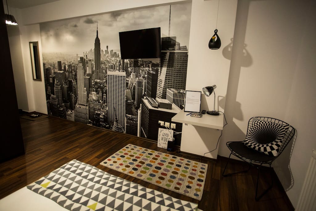 Room view - working table