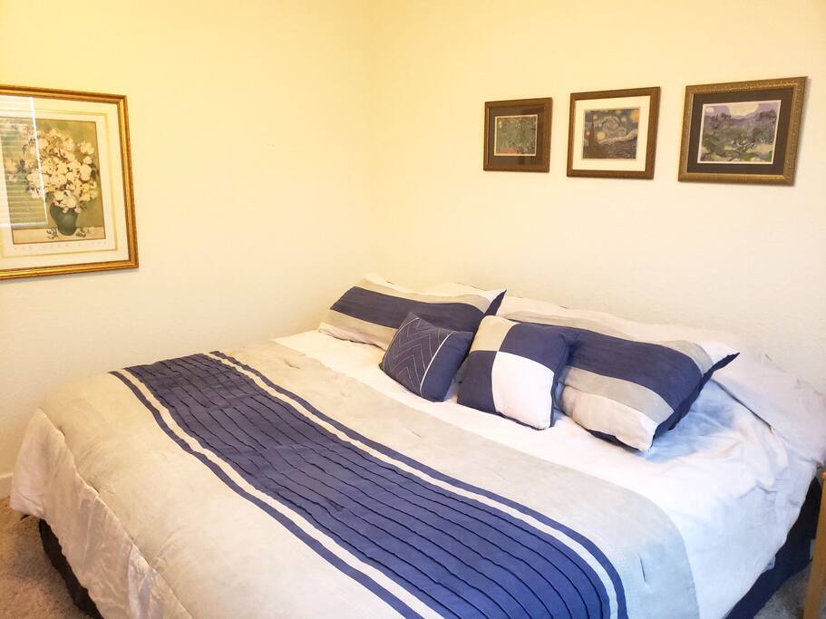 Van Gogh Room - King Bed in room decorated to please the art lover.