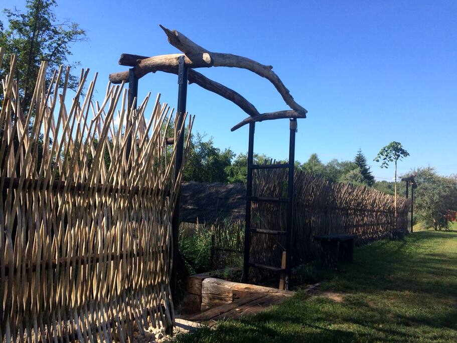 Zanzibara style fence giving more privacy