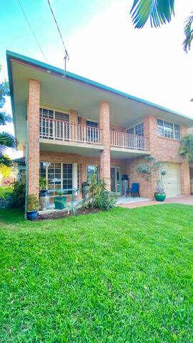 Palm Holiday House-Red Rock Beach-Family luxury gallery image 2