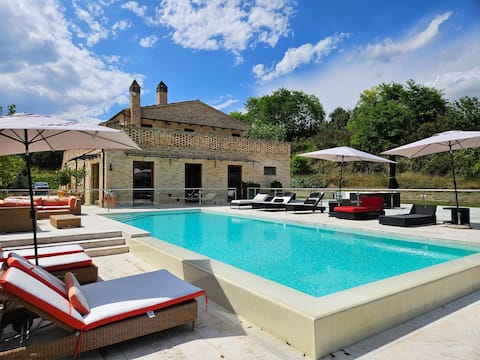 Domodimonti Winery House