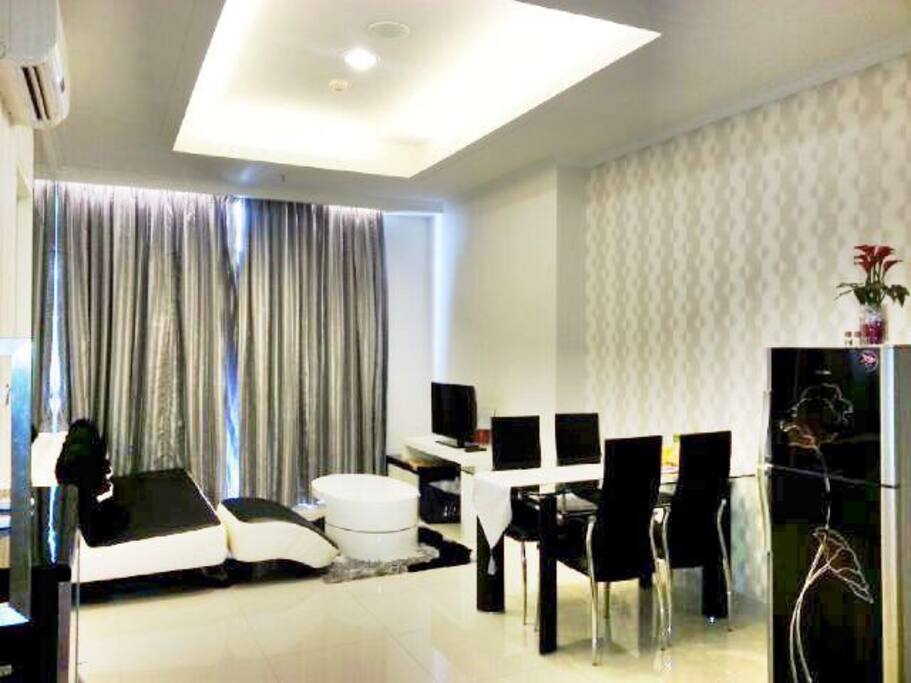 Very Tidy and homey living room