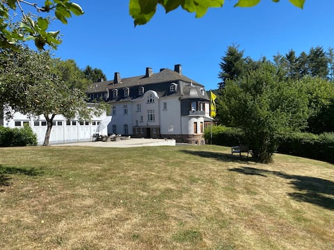Race-House Adenau Gästehaus Nürburgring 12 Beds