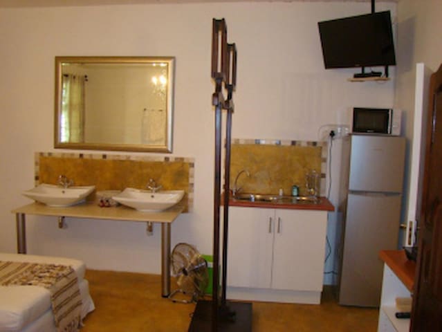 Mulberry Lane Accommodation managed Airbnb listing 3