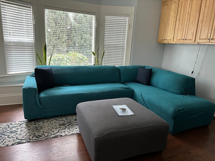 Beautifully Upgraded Unit In Historic Home - Ontario, CA