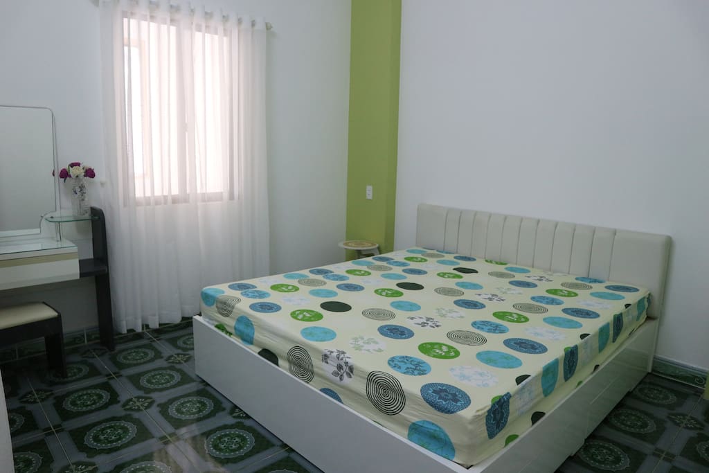 Private Room 50m2 (bed+ make up table + cabinet)
