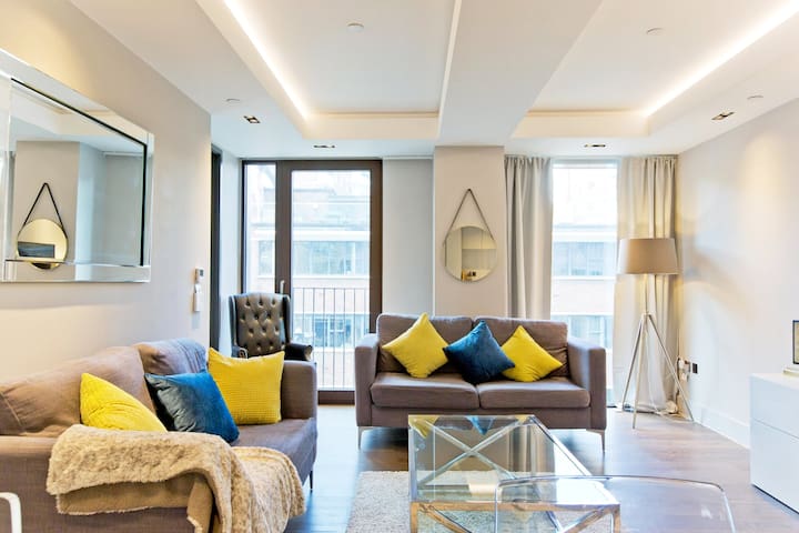 Two Bedroom and Bath on Old Street