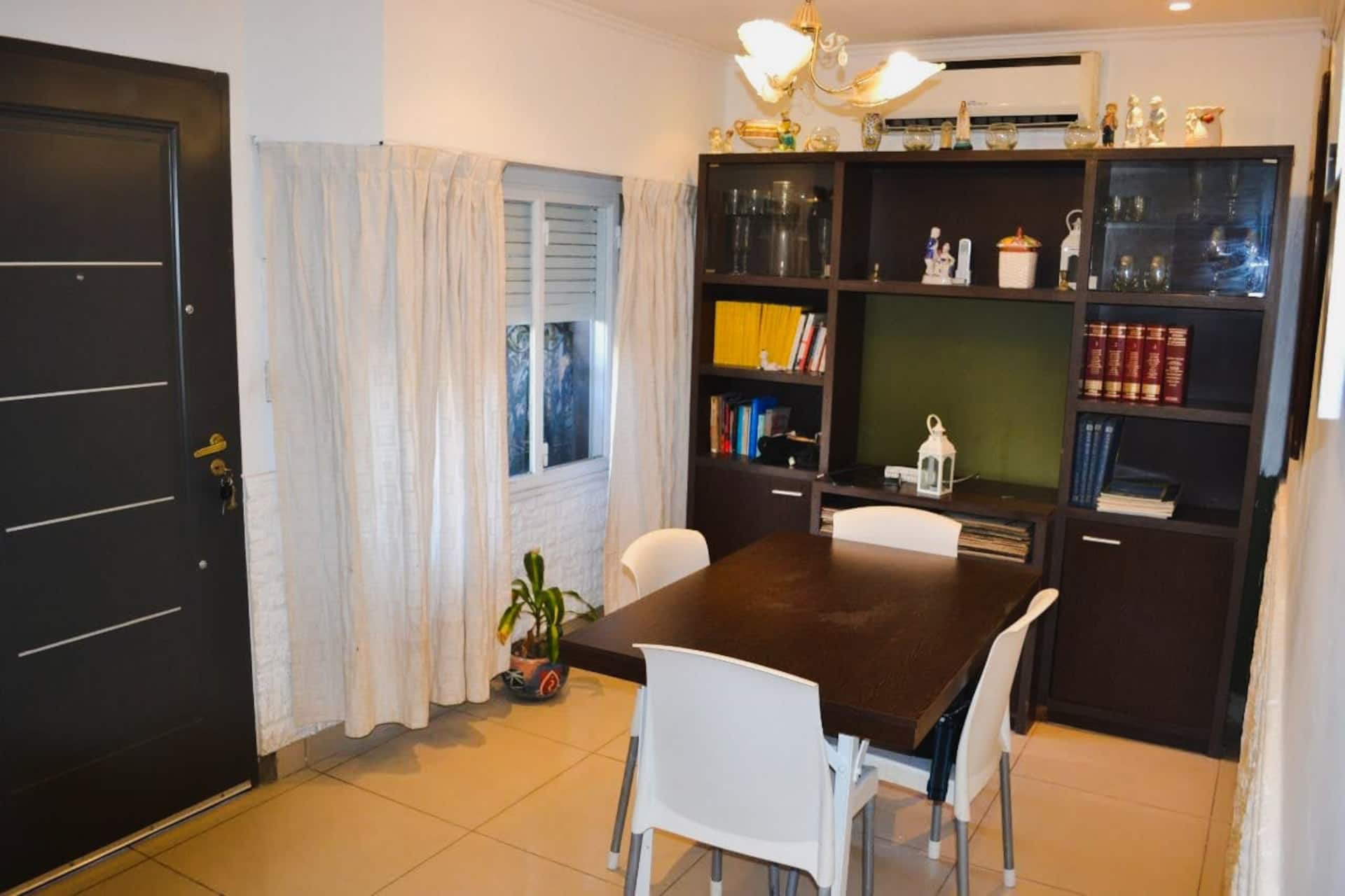 Casa reformada com 2 dormitórios em Villa Devoto