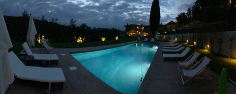 Villa HEATED pool o/s bar, lounge, kitchen, diner