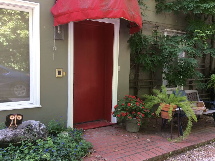 Warm weather brings blooms to your doorstep at the Pineapple House Apartment.