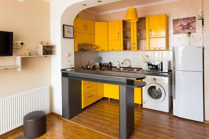 Квартира у приморского парка. (old batumi)